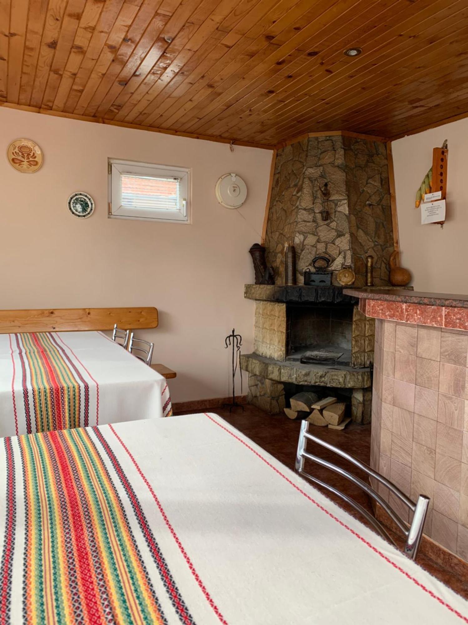 Sunny House Hotel Madzhare Bagian luar foto