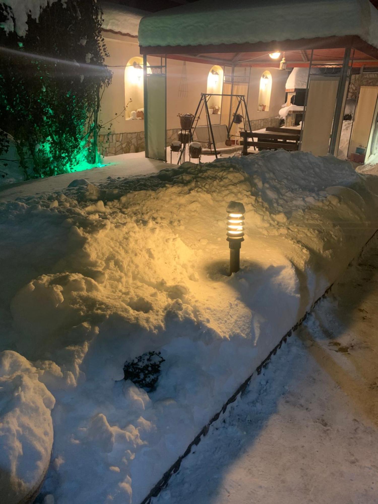 Sunny House Hotel Madzhare Bagian luar foto